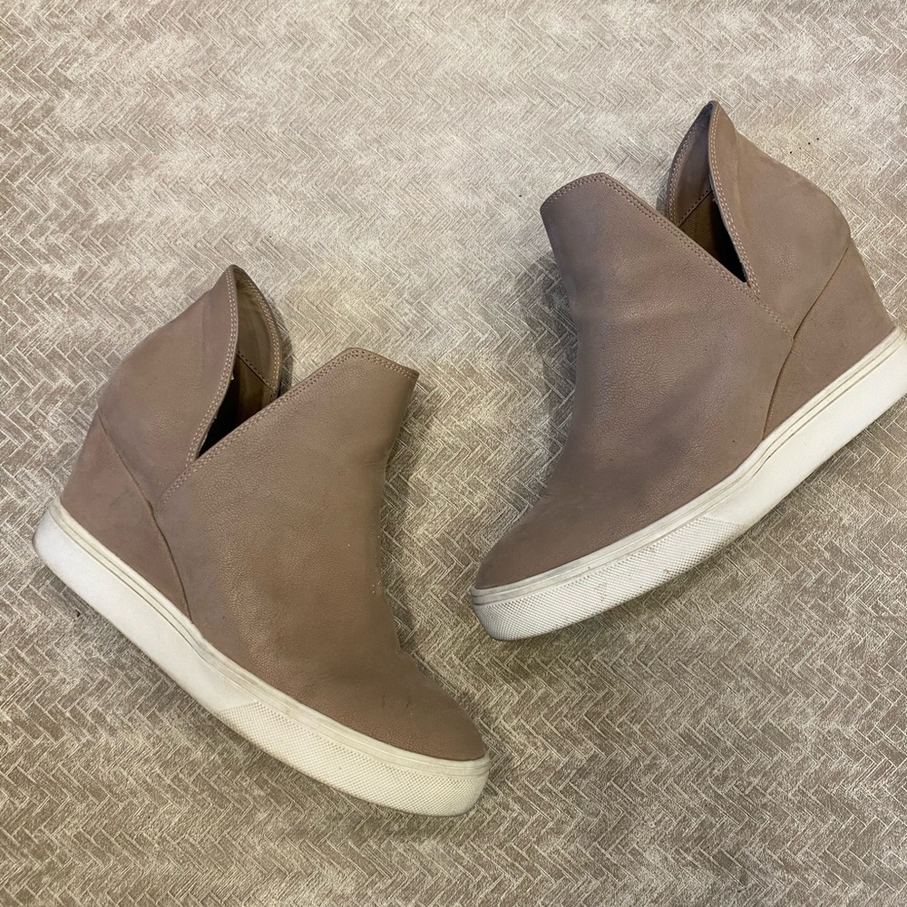 Mia Sneaker Wedge